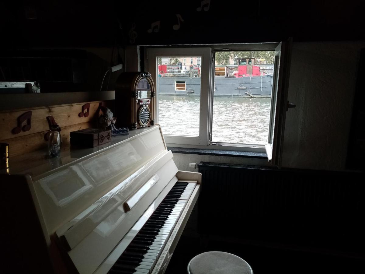Edouard Boat Hotel Brüsszel Kültér fotó